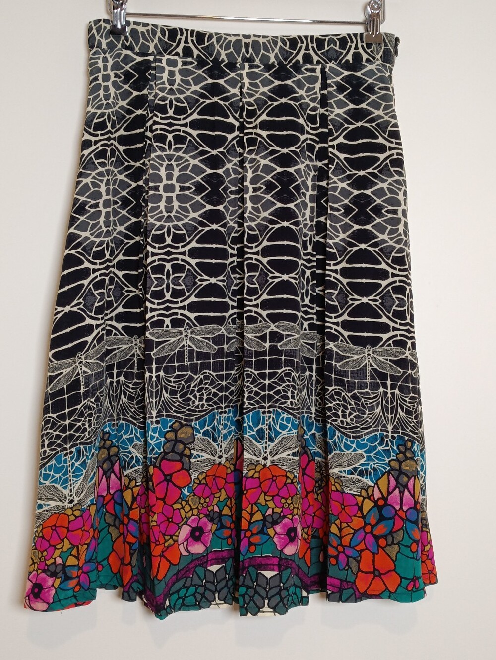 IVKO Woman Pleated Skirt with Colorful Floral Stained Glass Printed Border Sz 10